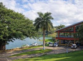 Hotel Puerto San Luis，位于Tilarán的酒店