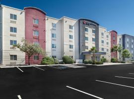 埃尔帕索烛木套房酒店，位于Sunrise Acres的酒店