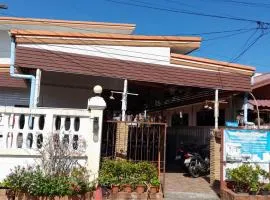 Songsirawit dormitory room3