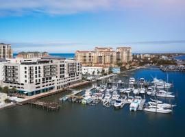 Courtyard by Marriott Clearwater Beach，位于克利尔沃特的酒店