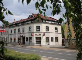 Hotel Pod Radnicí，位于顺佩尔克的酒店