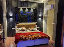 RRR RESTAURANt，位于帕坦科特的酒店