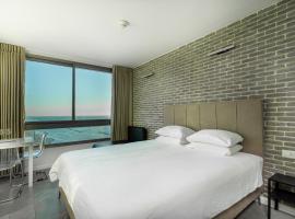 Netanya SeaView ApartHotel，位于内坦亚的酒店