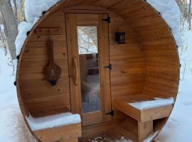 Valhalla Tremblant Cabin Retreat-Your Haven Awaits!，位于La Conception的酒店