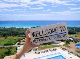 Blooming by the Sea - camere cu vedere frontală spre mare