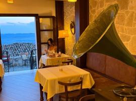 Kruja Albergo Diffuso , Inside Kruja Castle，位于克鲁亚的酒店