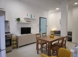 Casa Quarzo, bright and a stone's throw from the beach