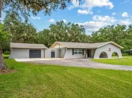 Crystal River Oaks Retreat Spacious Home Near Springs with Hot Tub & Game Room