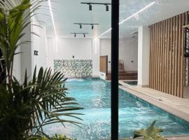 View Theras Hotel，位于多拉代尔的酒店