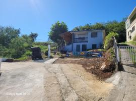 Casa Los Nietos on hills of Culebra，位于库莱布拉的酒店