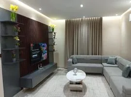 Muchioni's Inn 3-bedrooms on Lively Al-Khoud Souq