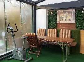 Möbliertes Haus mit Garten im Herzen von Moers