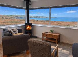 Coastal bungalow, sleeps 5 and ideal for walkers，位于阿姆奇的酒店