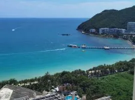 高层无遮挡海景房四室3卫,High-rise property with unobstructed ocean views, 4 bedrooms
