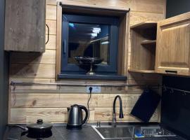 Kolyba Club，位于Stanishovka的带泳池的酒店