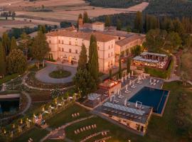 Castello di Casole, A Belmond Hotel, Tuscany，位于卡索莱德尔萨的酒店