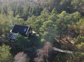 Gluba Treetop Cabins Furunåla，位于Harkmark的酒店