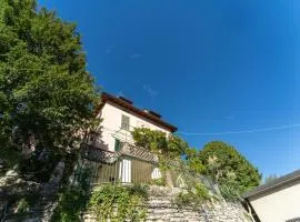 Lakefront apartment with breathtaking views