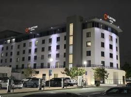 Clayton Hotel Dublin Airport Central，位于柯罗格伦的酒店