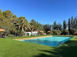 Camping Taiga Lake Caspe - Maeva Vacansoleil，位于卡斯佩的酒店