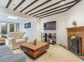 Sevenoaks Traditional 2 Bed Cottage, sleeps 4