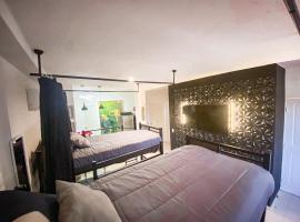 Baja Cabo Hostal Arenal，位于卡波圣卢卡斯的酒店