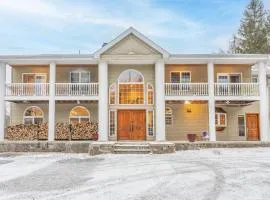 8BR Luxury Retreat with Hot Tub, Games, & Fire Pit