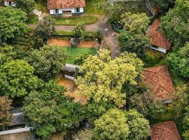 Aditi By Greenleaves Resort Vythiri，位于维特利的木屋