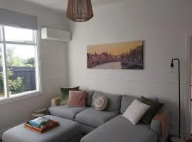 Lavender Cottage - Cute, Cosy & Pet Friendly