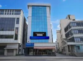 Super Townhouse Richmond MG Road Metro Formerly Richmond Residency