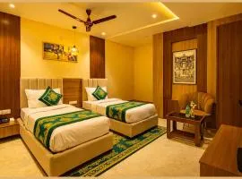 Hotel Varuna vedangama Near Vishnath Temple - Lift, Restaurant & Parking Facilities # Air Conditioning Rooms # Best Location