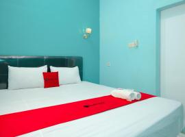 RedDoorz near Sunrise Mall Mojokerto，位于Mojokerto的酒店