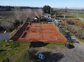 Hotel Euro Charles Club，位于利纳雷斯的酒店