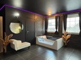 Le Bovary Hotel Suite Diamond，位于Héron的酒店