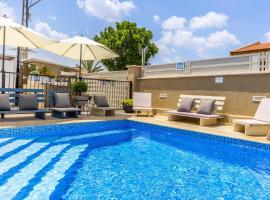 נילם סוויטות בוטיק - מתחם מדהים עם בריכה פרטית מחוממת ומקורה，位于Gan Ner的酒店