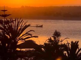 La terasse vue sur mer uniquement les familles，位于沃利迪耶的酒店