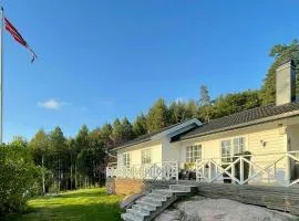 Sea Views And Forest Tranquility At Rødtangen