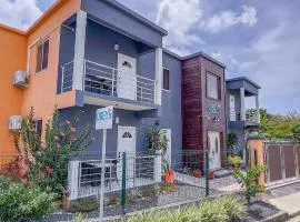 Obeys Sanctuary Suite 2 with Pool 10 min from UVF