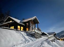Elegant Hornindal Lodge with Breathtaking Scenery，位于Volda的酒店