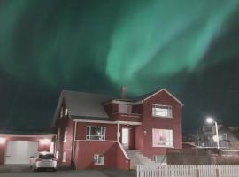 Grindavik Guesthouse self check in & out，位于格林达维克的酒店