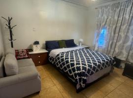 *PRIVATE* Studio 5 minutes from LGA/ US Open，位于East Elmhurst的酒店