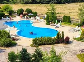 New Studio near Pirin Golf w Pool & Parking