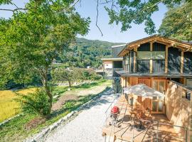 CrossFit Otoyo Strength TINY HOUSE，位于Otoyocho的自助式住宿