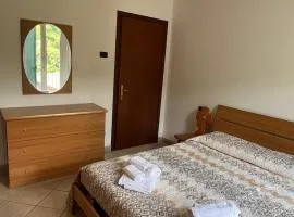 A B House 6 Rustic Holiday Apartment in Casto