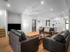 Harborview Modern Apartment 10F，位于维克多港的酒店