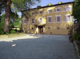 Villa Pandolfi Elmi，位于斯佩洛的住宿加早餐旅馆