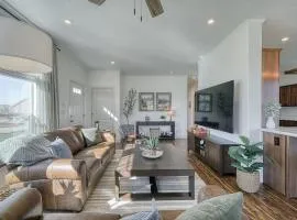 2 BR King Bed Hot Tub AC Near Jackson