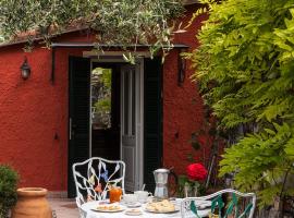 Tenuta Agriturismo IL RISVEGLIO，位于因佩里亚的酒店