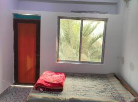 Laxmi Narasimha Hotel，位于mayapur的酒店