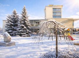 亚诺希克酒店，位于利普托斯基米库拉斯的酒店